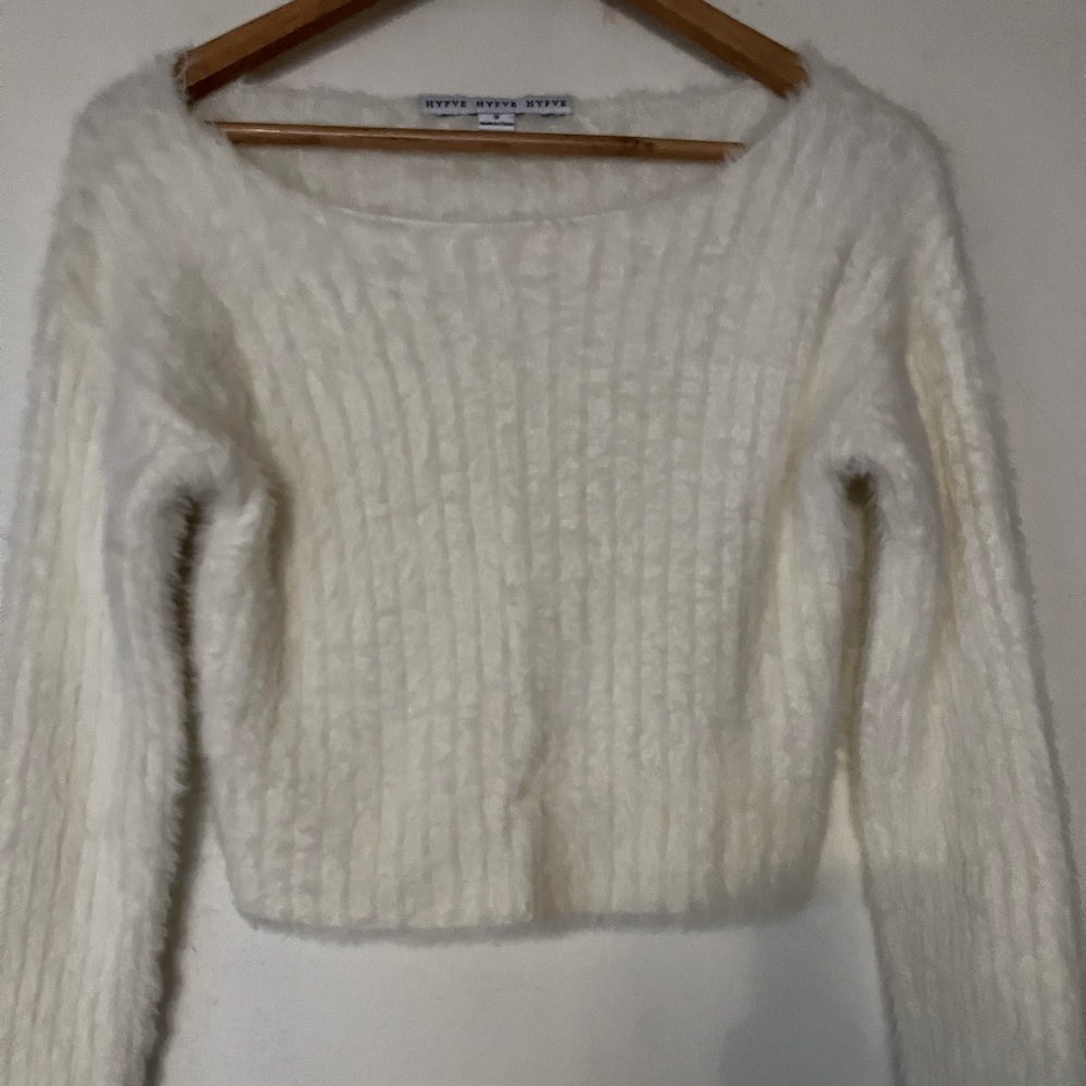 Crop top sweater